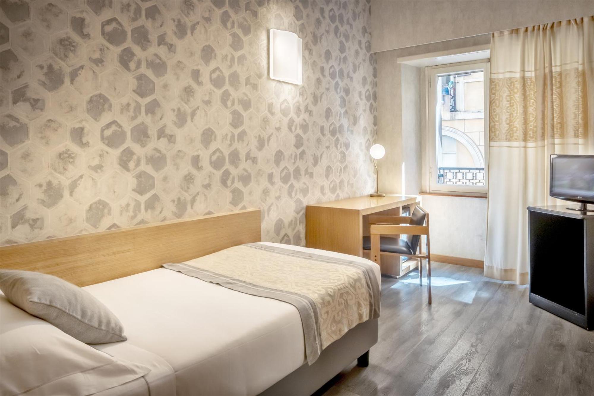 Hotel Italia กาญารี ภายนอก รูปภาพ