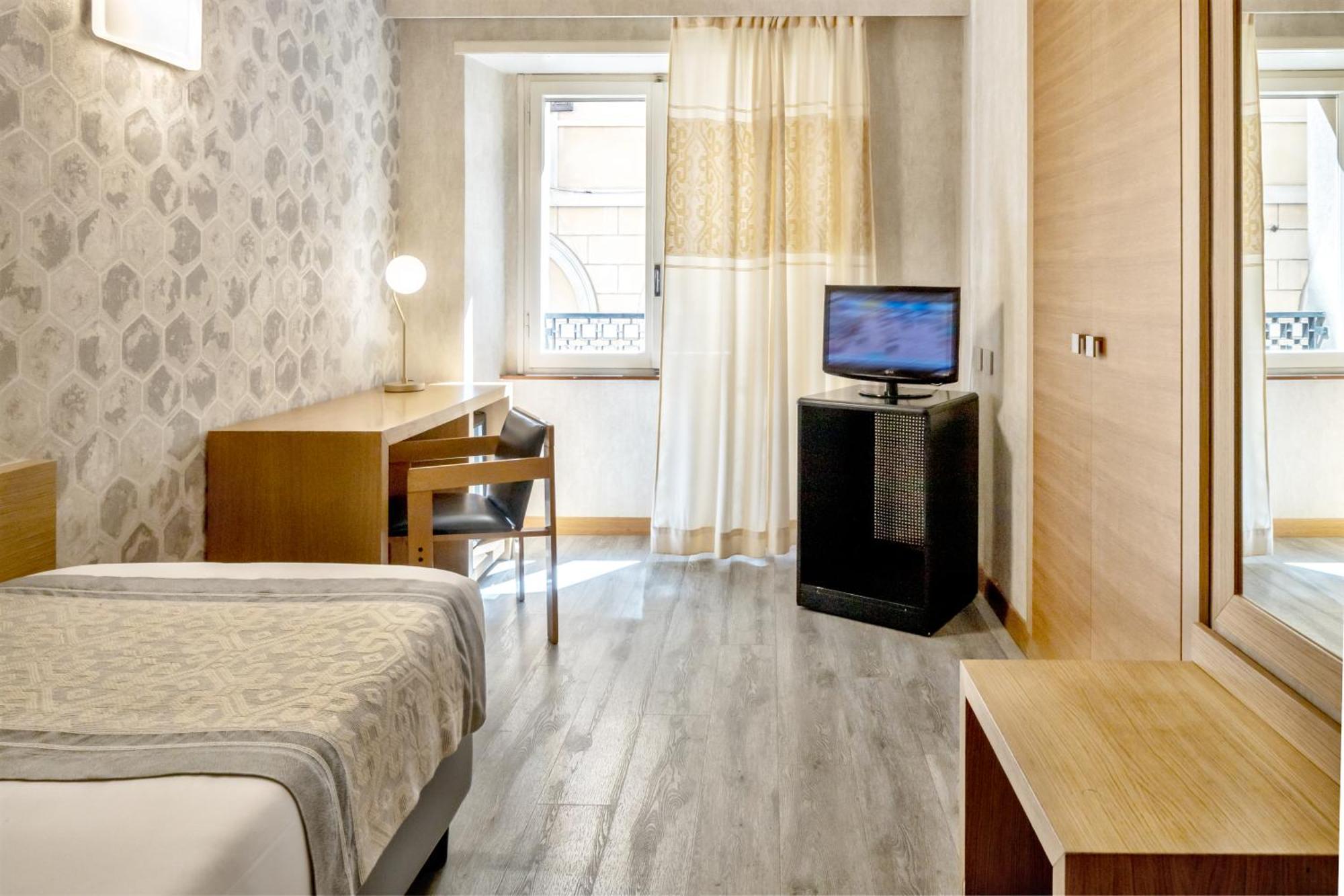 Hotel Italia กาญารี ภายนอก รูปภาพ