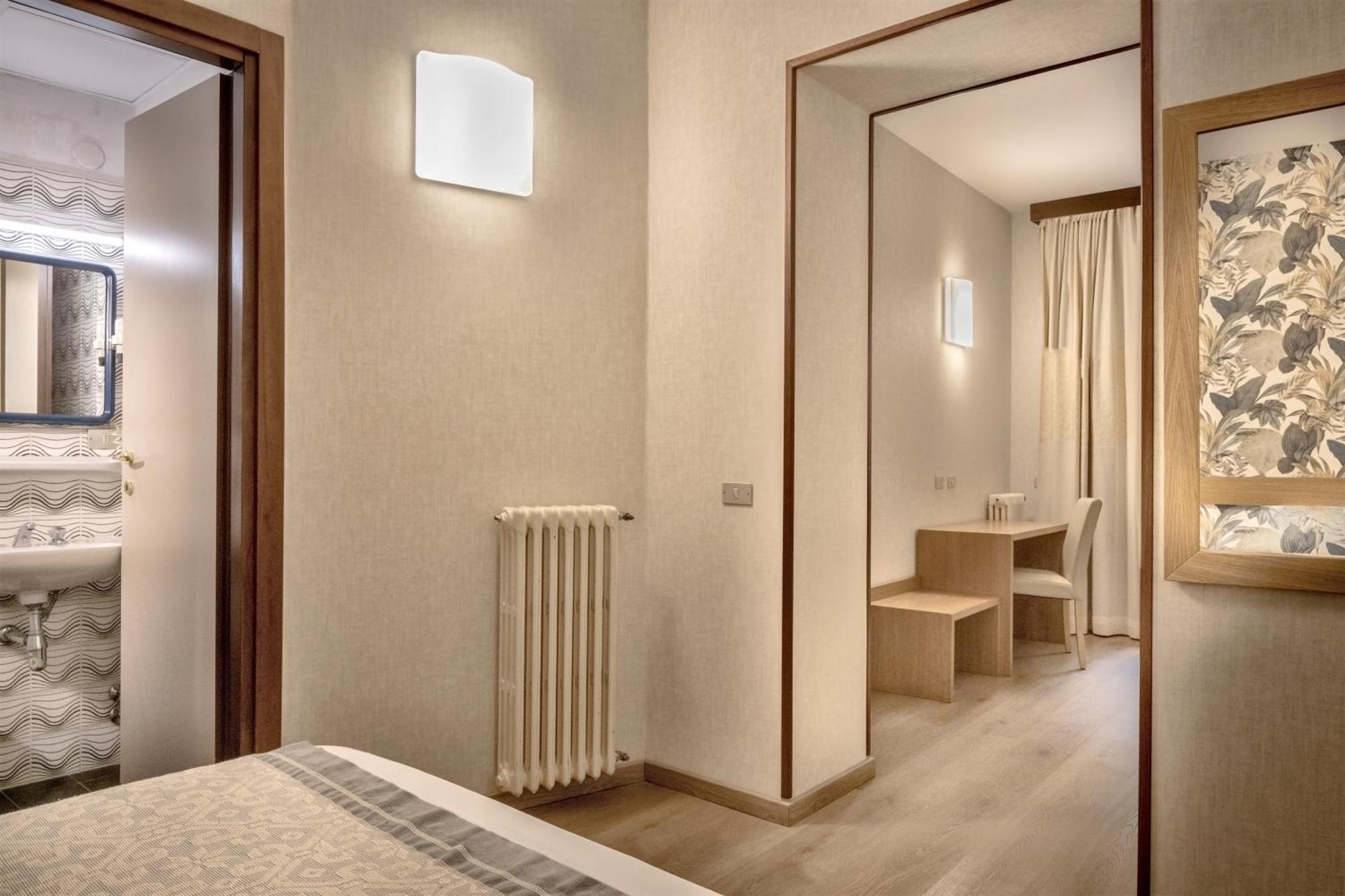 Hotel Italia กาญารี ภายนอก รูปภาพ